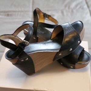 Lucky Brand wedge